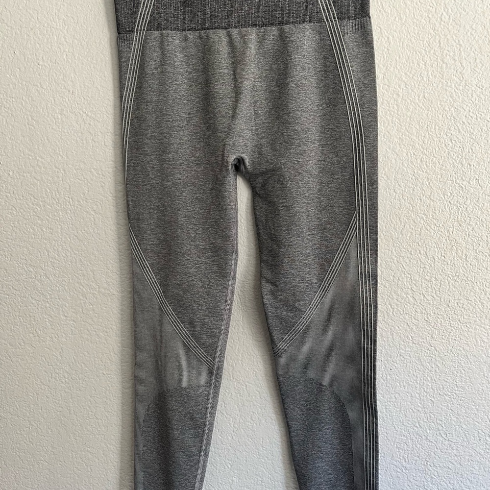 SPANX Women’s Charcoal grey leggings